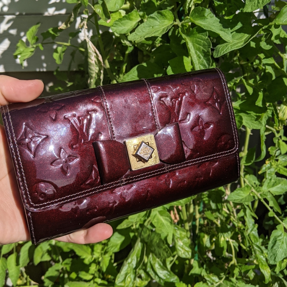 Louis Vuitton Monogram Vernis VALLET